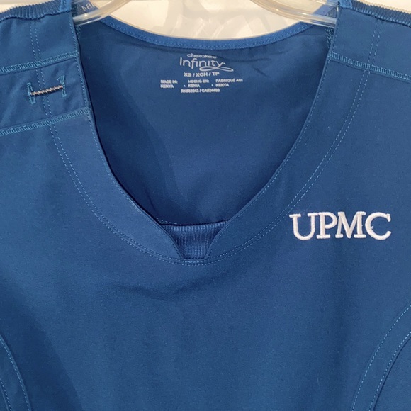 Cherokee Infinity V Neck Scrub top two front pockets size XS in Caribbean Blue - Picture 2 of 10